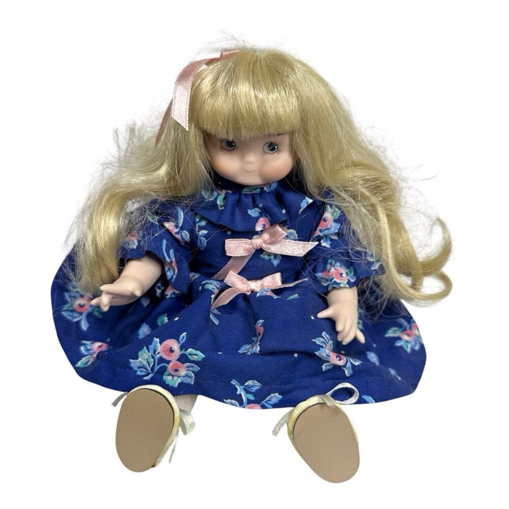 Doll Goebel Bette Bell 1994 Dolly Dingle Dolls 8" Porcelain Doll Blue Dress